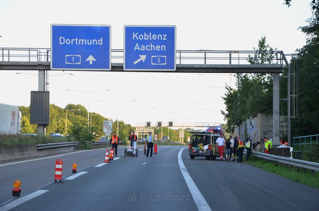 Einsatz BF Koeln Klimaanlage Reisebus defekt A 3 Rich Koeln hoehe Leverkusen P168.JPG